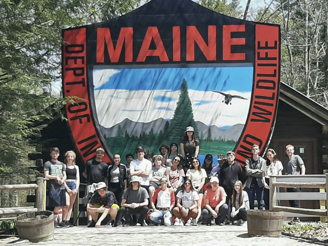 Sanford High School Wildlife Biology Class Visiting Maine Wildlife Park